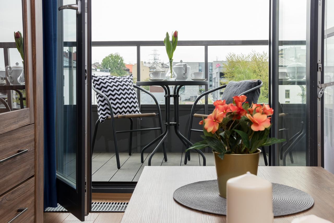 Wawrzynca Apartment With Parking Krasków Εξωτερικό φωτογραφία